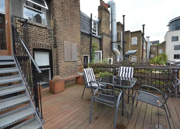 Cheerful 2 Bed Home With Terrace In Central Camden