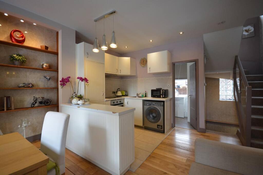 Apartamento Cheerful 2 Bed With Terrace In Camden Londres