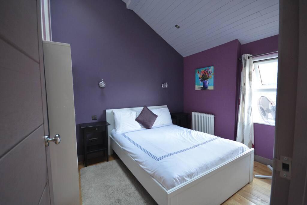 Cheerful 2 Bed With Terrace In Camden Londres